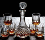 中国 夜棒提供のウィスキーのためのコップが付いているダイヤモンドの設計ウィスキーのガラス ビン 会社