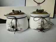 中国 標準的な陶磁器の台所用品、ギフト用の箱のパッキングが付いている陶磁器の貯蔵の瓶 会社